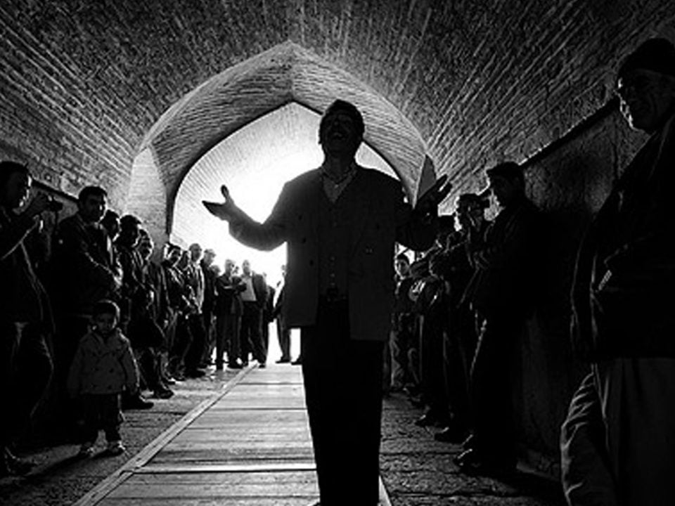 Khaju bridge signing isfahan